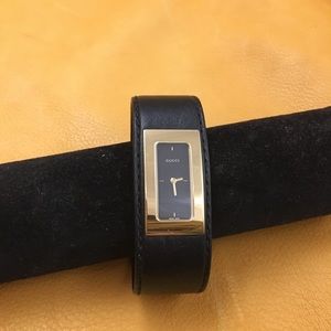GUCCI MODEL 7800S WOMEN’S WRIST WATCH